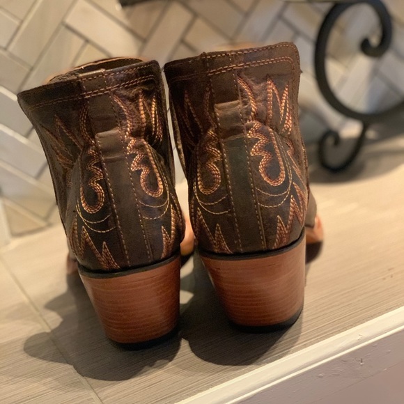 Ariat Dixon Booties - Picture 4 of 5